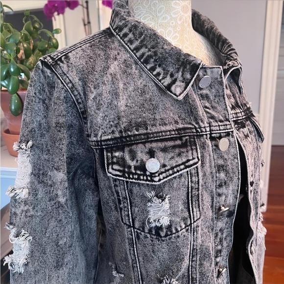 FANTASTIC FAWN Charcoal Gray Distressed Jean Jacket‎ Relaxed Fit Size Medium - Picture 11 of 14